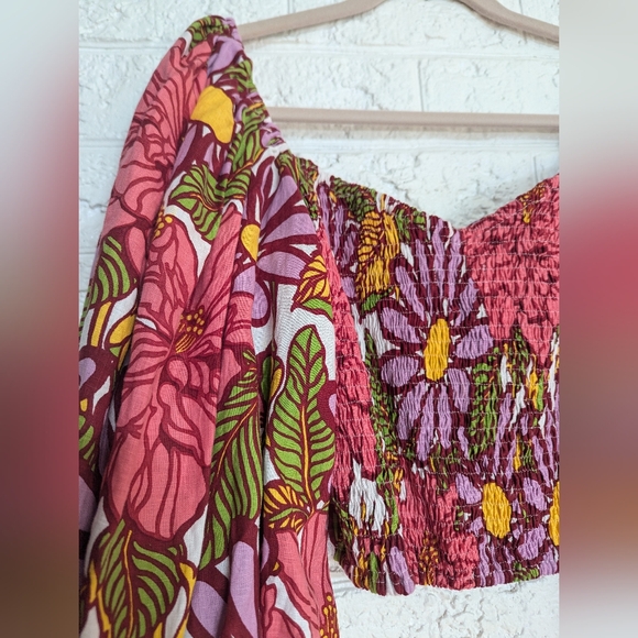 SWF Frida Exaggerated Puff Sleeve Floral Top - Picture 9 of 11